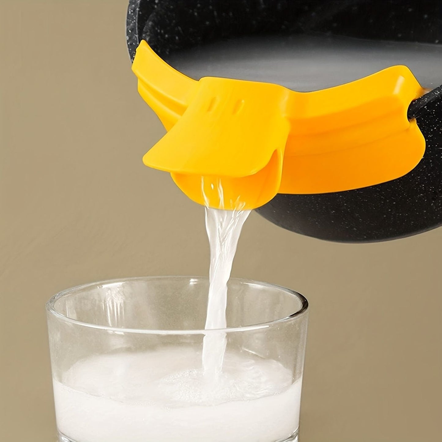 1pc; Anti-Spill Silicone Slip On Pour Soup Spout Funnel; Kitchen Dedicated Anti-Spill Pots Round Edge Deflector Pour Soup Funnel Duckbill Diversion Mouth